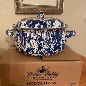 Brand new in box Golden Rabbit Dutch oven